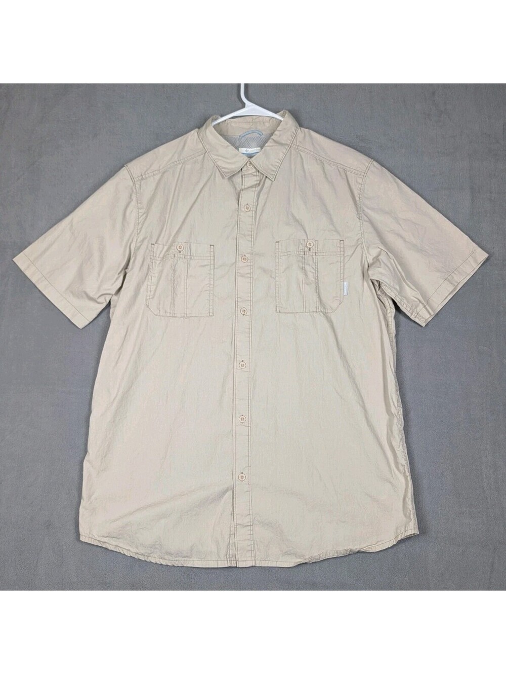 Columbia Mens XL Tan Short Sleeve Button Up Fishing Hiking Vented Shirt Pockets